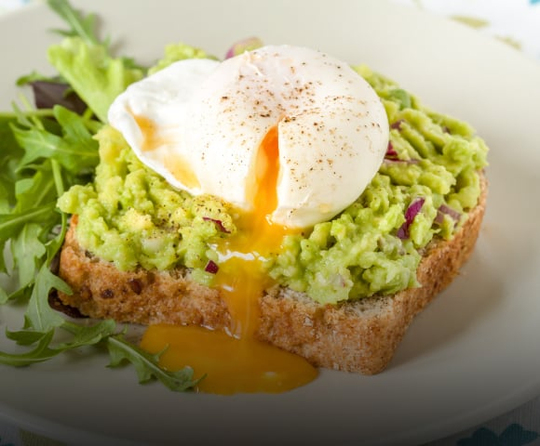 Avokadolu Poşe Yumurta